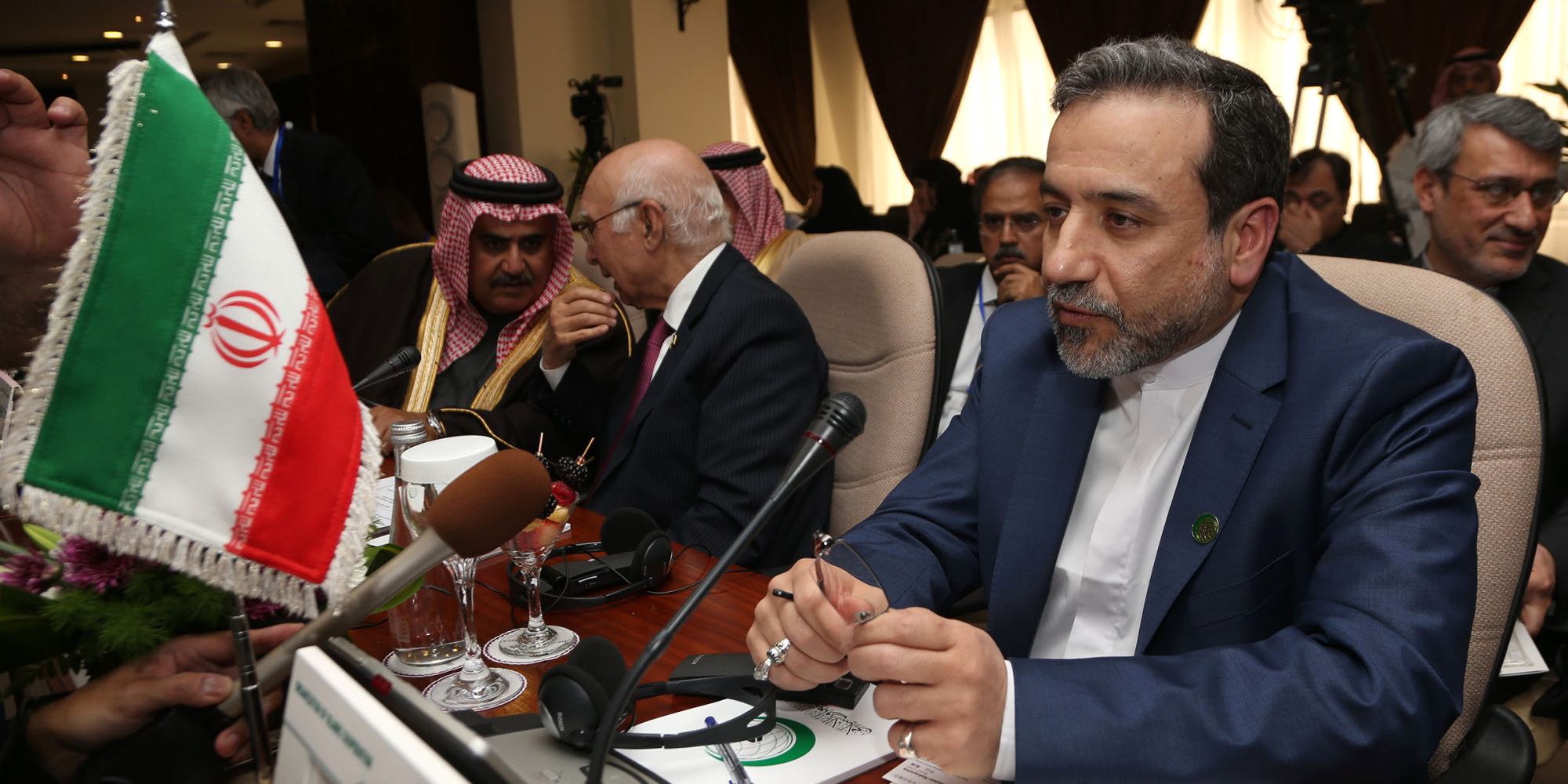 طهران تبدي استعدادها للحوار مع الرياض لحل المشاكل العالقة