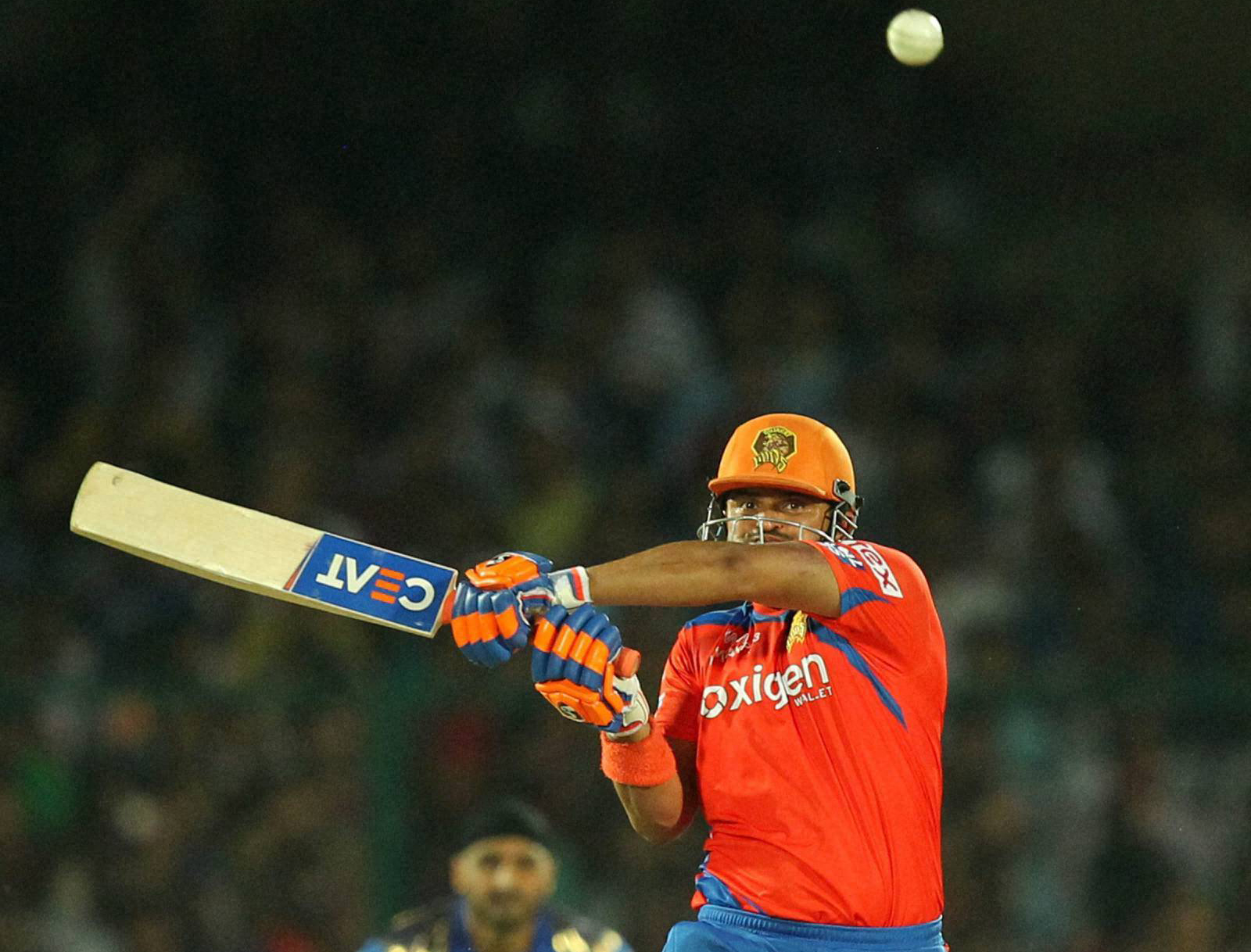 Gujarat Lions rout Mumbai Indians to qualify for IPL play-offs