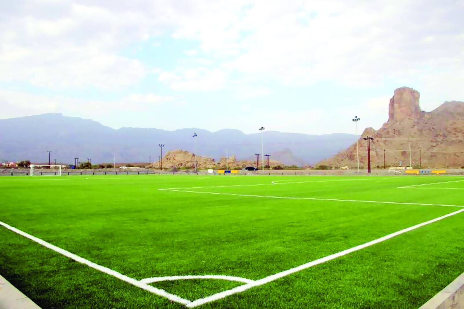 بنك مسقط يفتتح الملعب المعشب الصناعي الجديد لفريق العربي بولاية منح.. اليوم