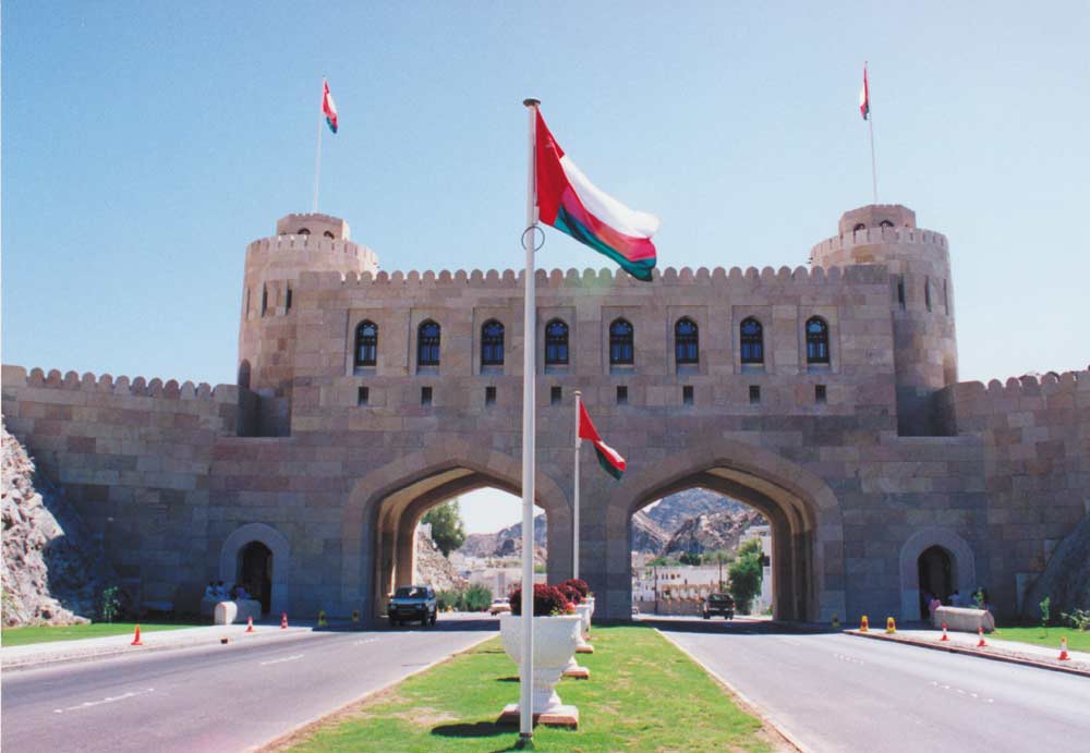 نبيل العربي: السلطنة تحظى بمكانة خاصة لقيامها بدور هام وعقلاني تجاه أزمات العالم