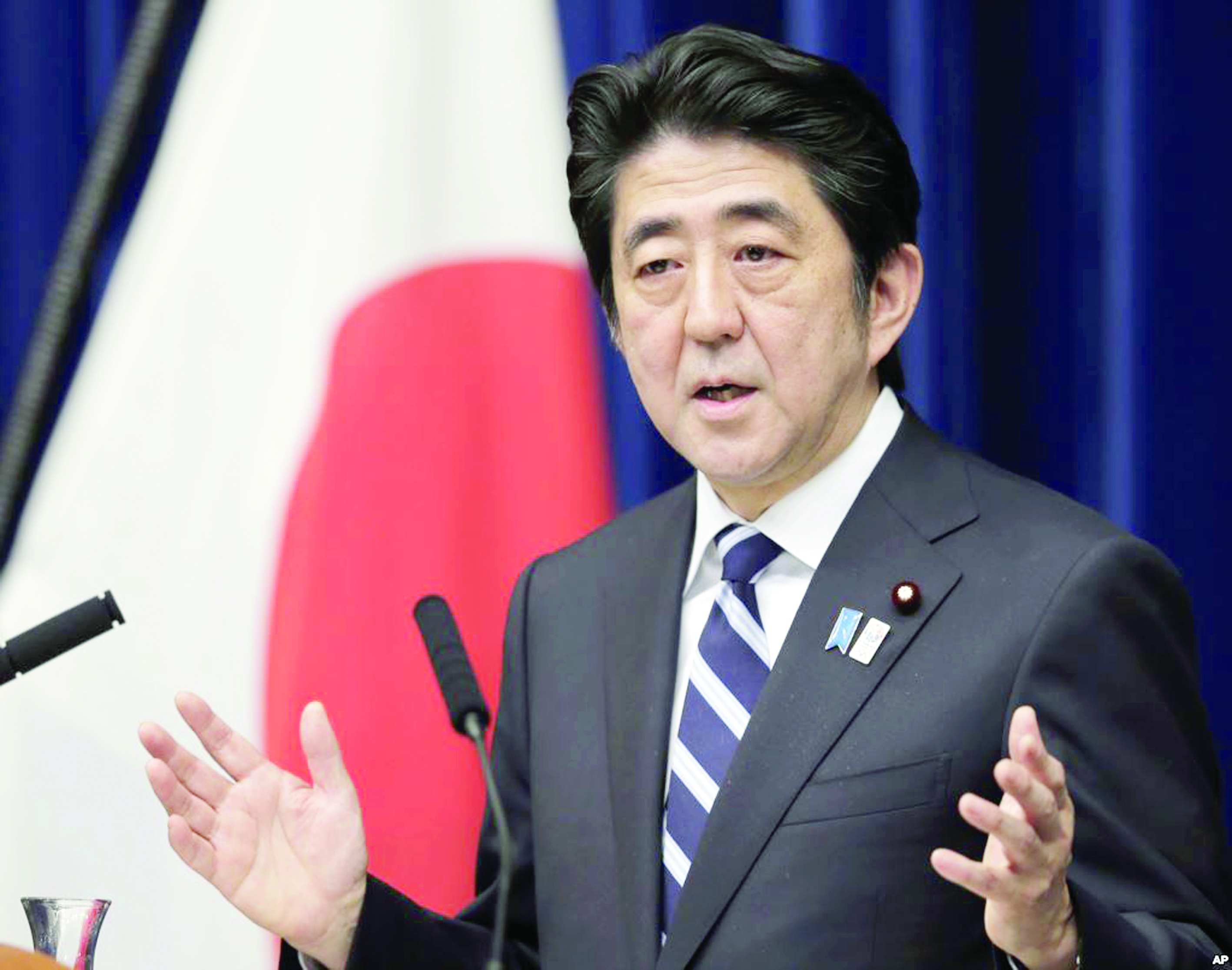 اليابان تحتفل بذكرى وضع الدستور مع سعي رئيس الوزراء لتعديله