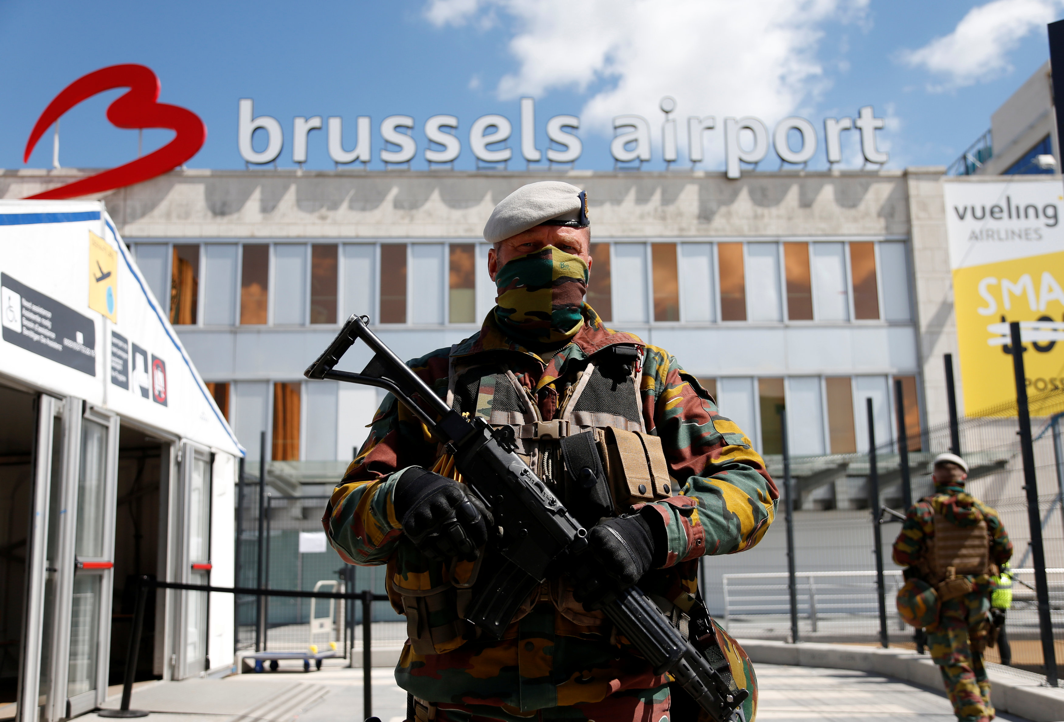 New security checks at Brussels Airport cause delays, passengers miss flights