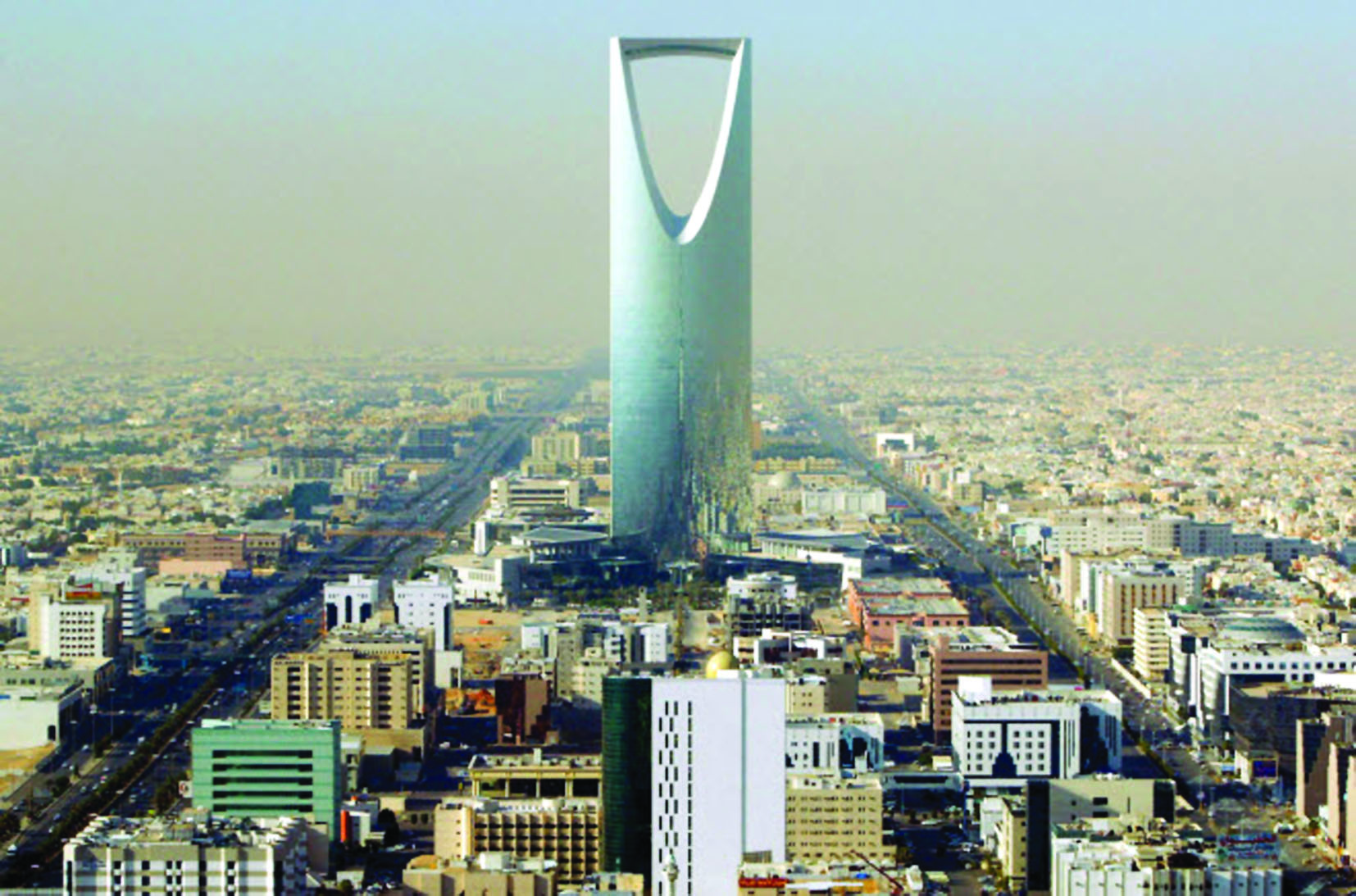 الســعودية تنفــد مشــــاريع بـ500 بليون دولار أمريكي