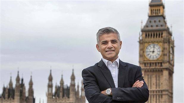 صادق خان ... ابن سائق الحافلات المسلم اصبح رئيسا لبلدية لندن