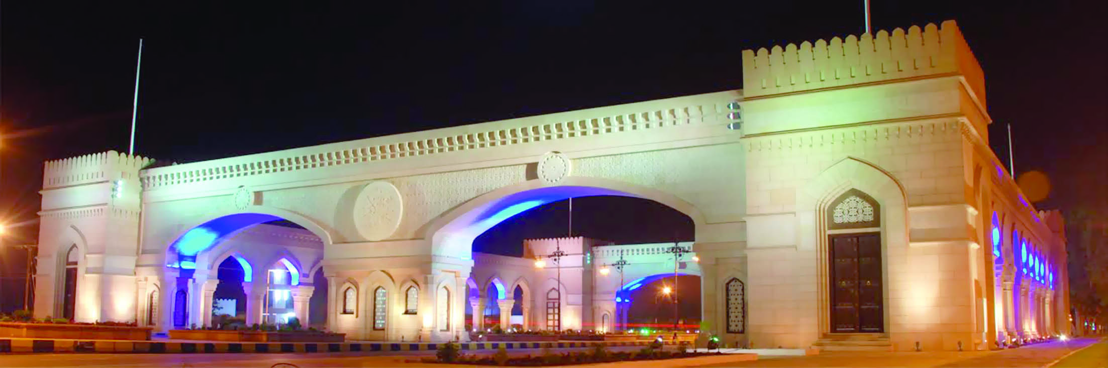 صحــــــــــــــــــــــــــار


مدينة التاريخ وخزانة الشرق