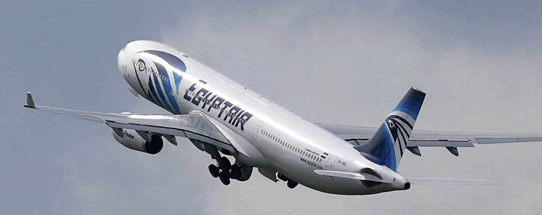 سفينة فرنسية تلتقط اشارات بشأن صندوقي الطائرة المصرية المنكوبة