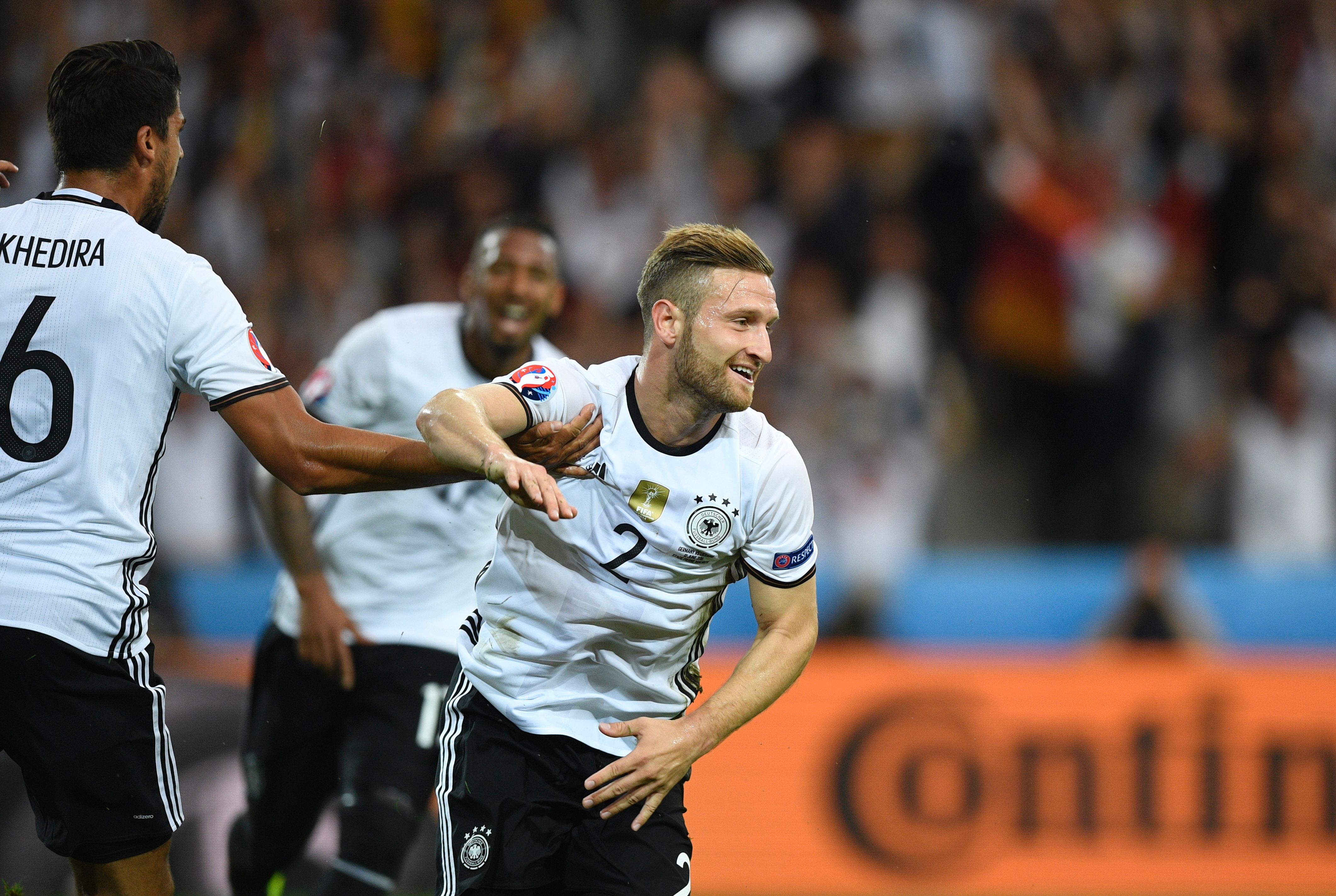 Euro 2016: Stand-in Mustafi helps Germany to nervy win over Ukraine