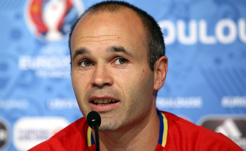 إنييستا : المنتخب الأسباني يستطيع التغلب على أي فريق ويتوقع الأداء الدفاعي من منافسيه