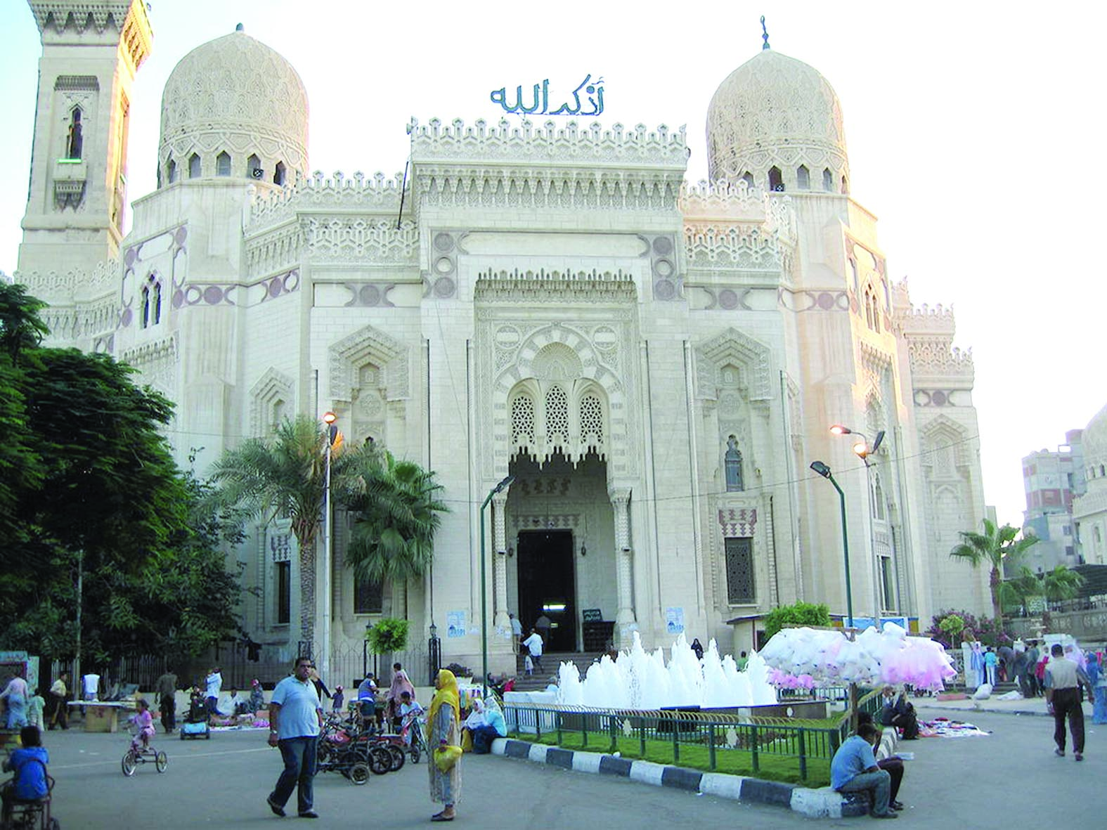 شاهد جامع أبو العباس المرسي صرح تاريخي في الإسكندرية