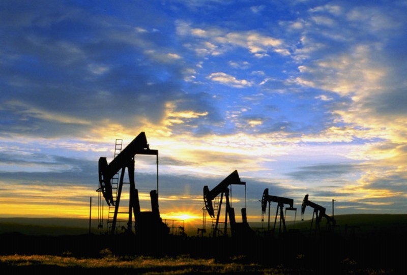 أسعار النفط ترتفع للمرة الأولى في 7 أيام