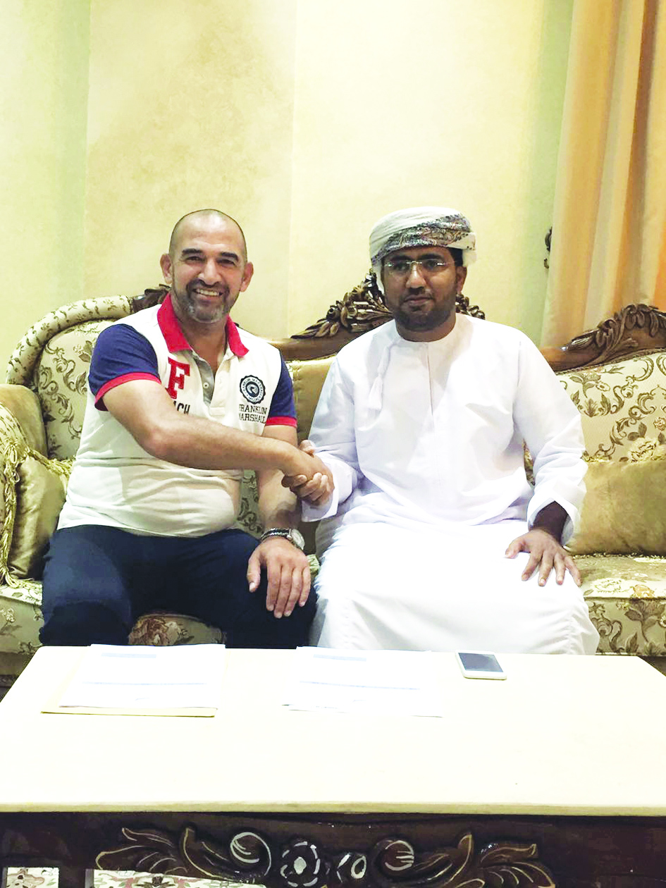 نـادي الوســطى يتعاقــد مع

المــدرب الســوري عســاف خليـفـة