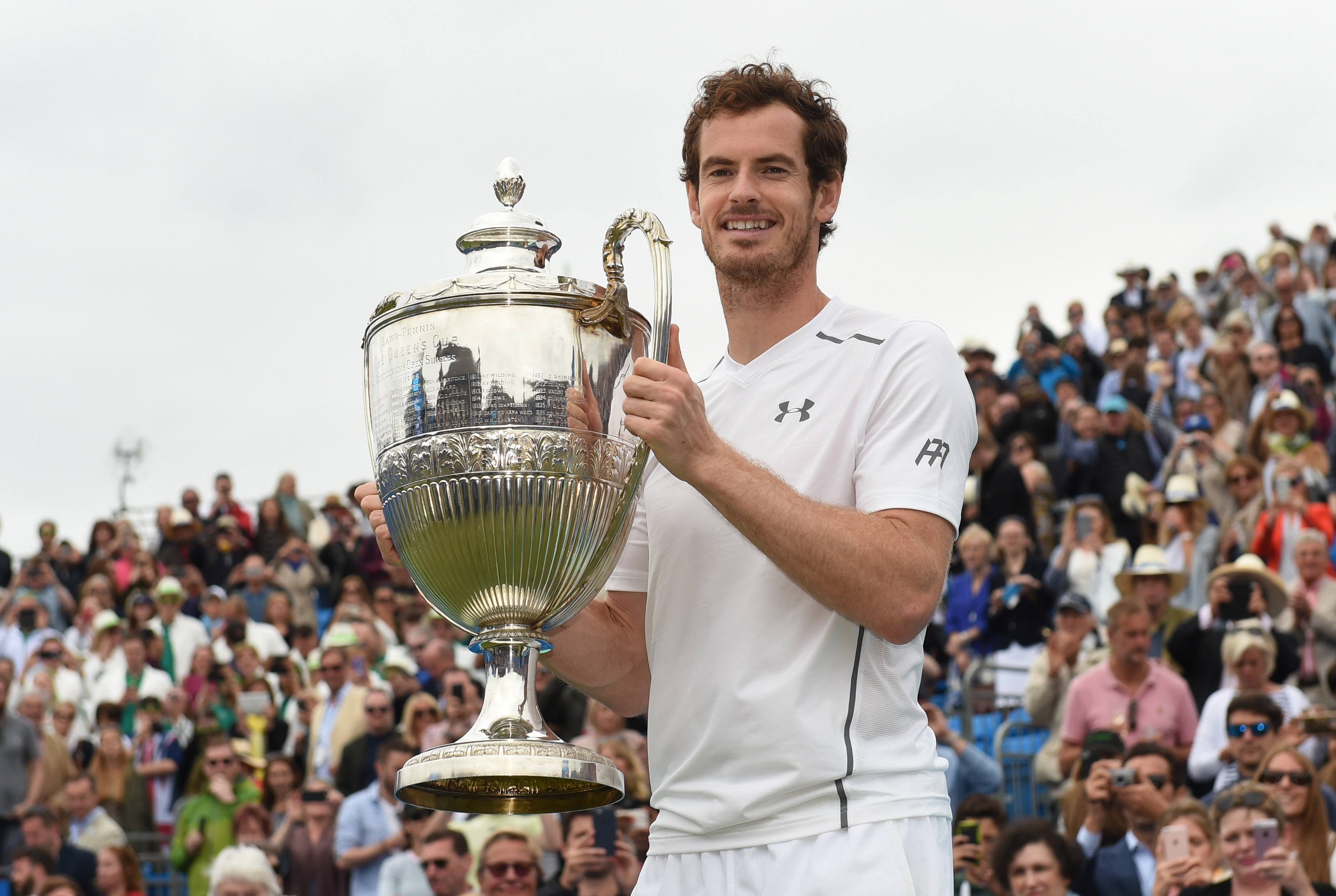 Tennis: Murray downs Raonic to win record fifth Queen's title