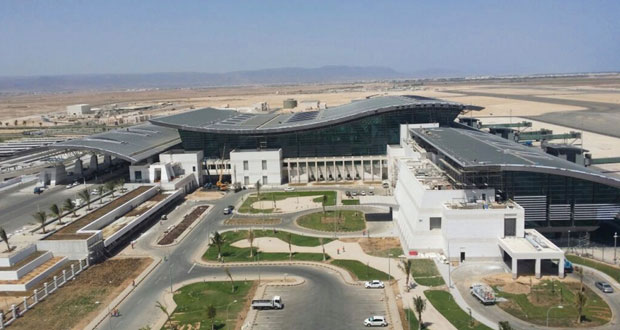 وزارة النقل والإتصالات تحقق في تسرب المياه في مطار صلالة