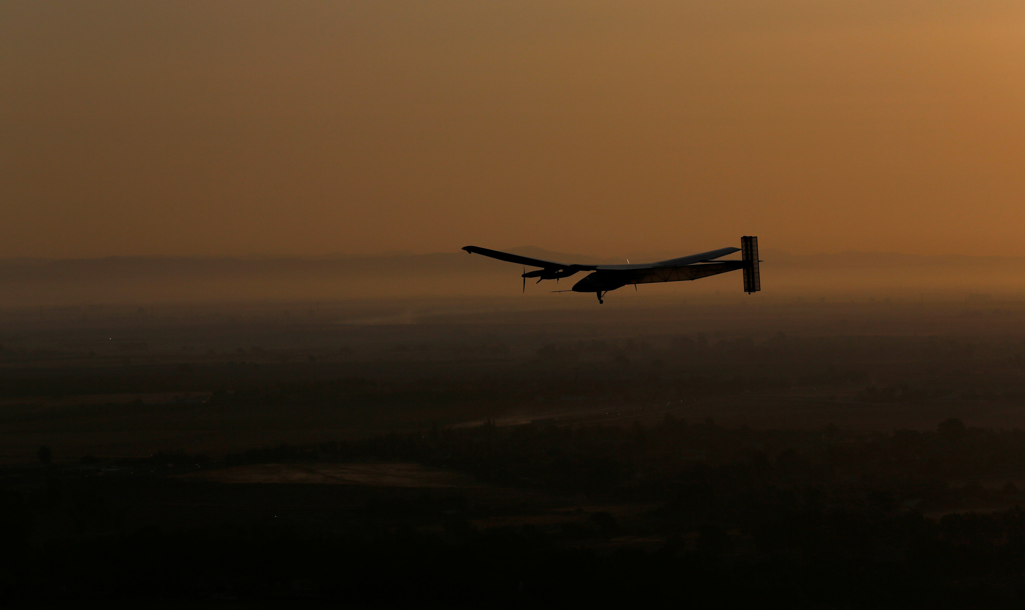 ​Solar plane lands in Spain after three-day Atlantic crossing