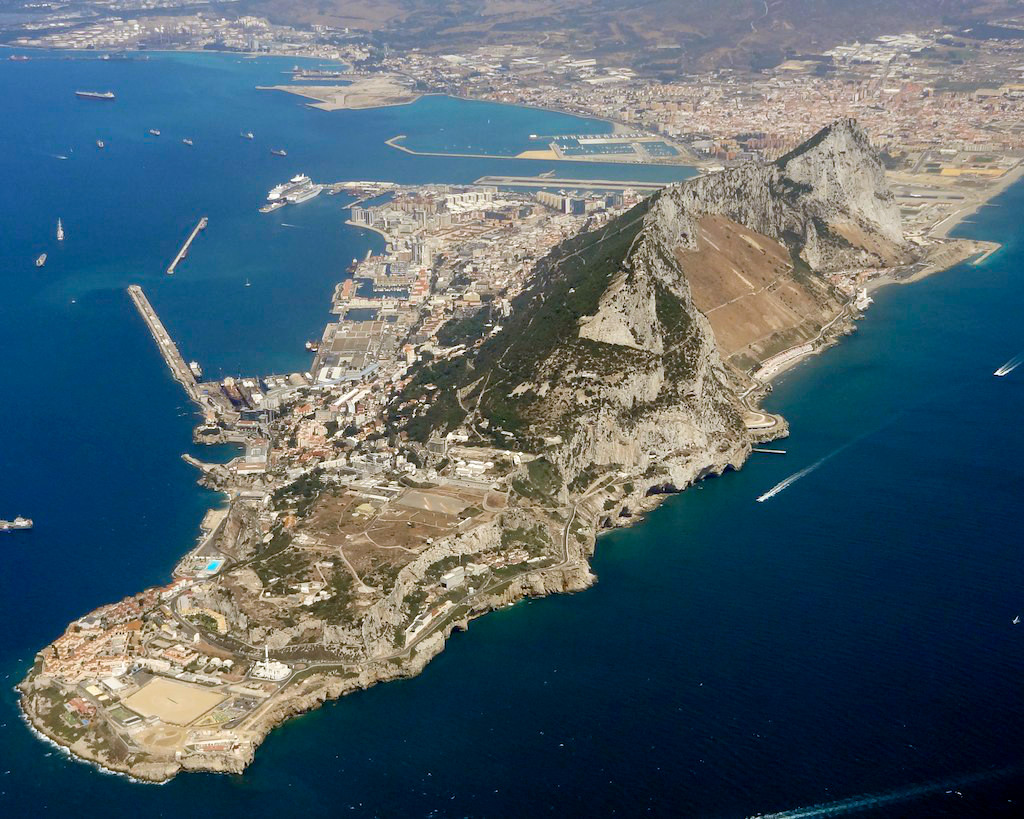 اسبانيا تقترح تقاسما للسيادة على جبل طارق لضمان استمرار دخولها اسواق الاتحاد الاوروبي