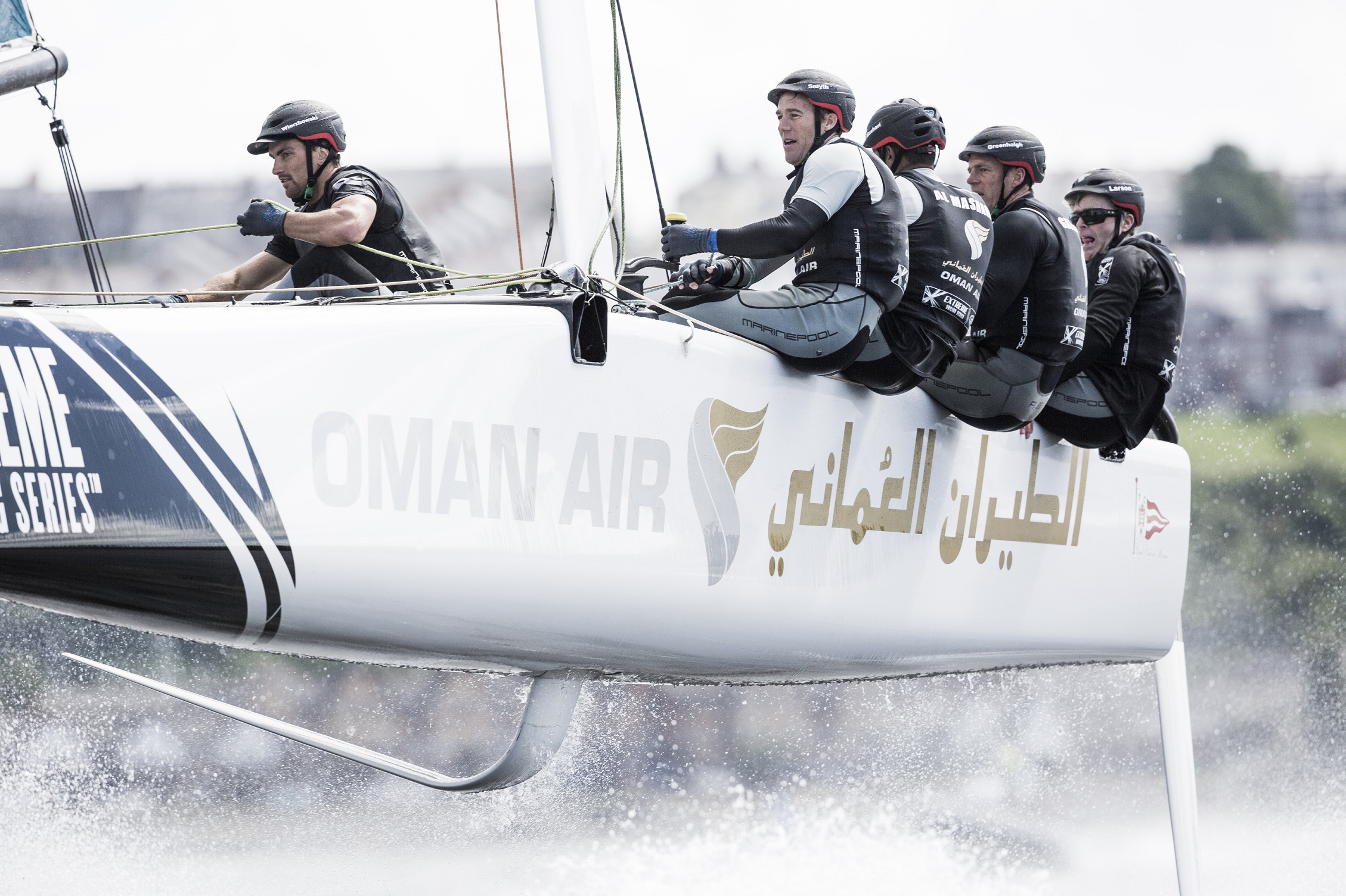 في اليوم الثاني من جولة كارديف بسلسلة الإكستريم الشراعية

قارب الطيران العُماني يواصل صدارته متحديًا تقلبات الرياح والمنافسة المتصاعدة