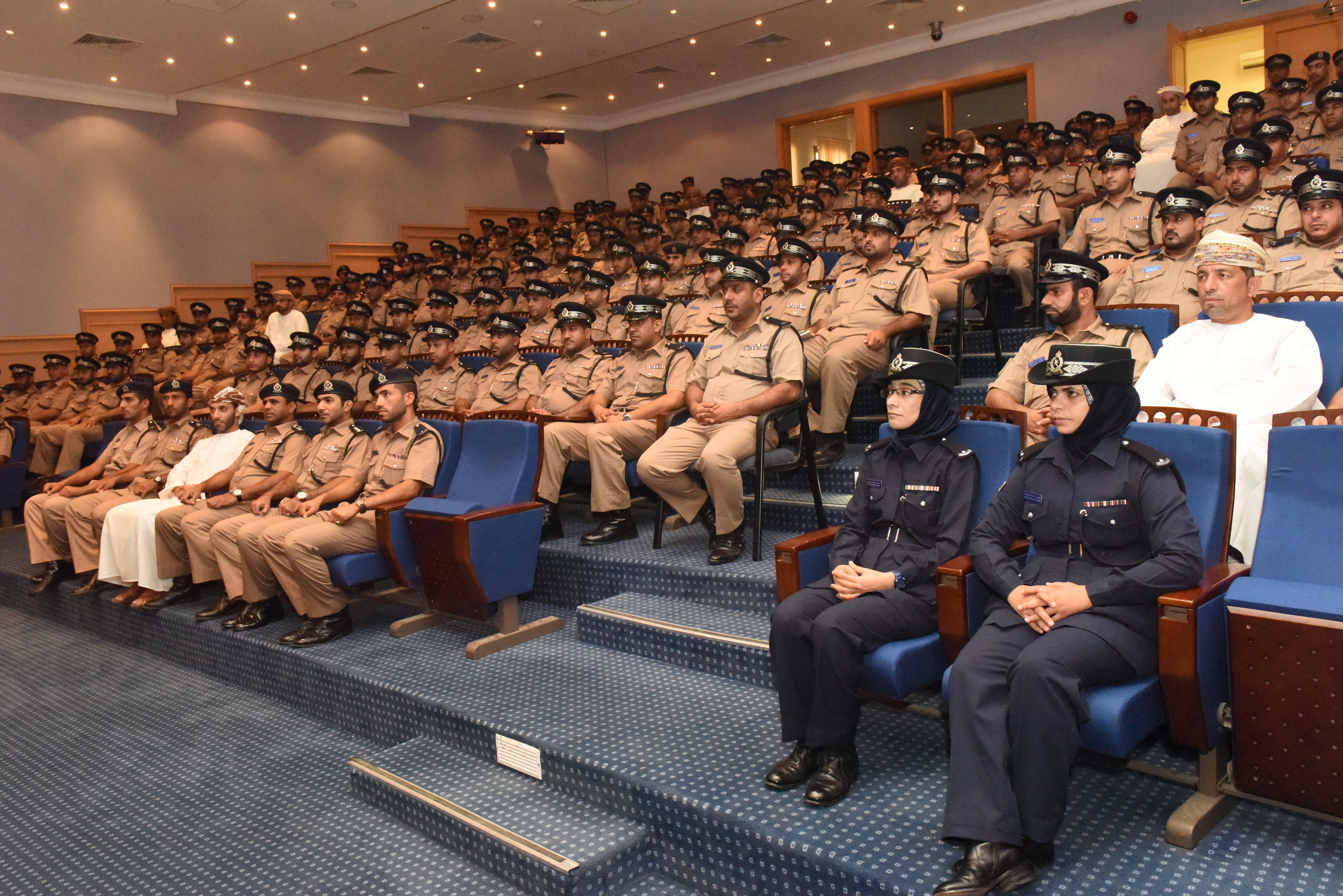 افتتاح دورة تأهيل وتطوير المهارات للرتب  الأخرىبقيادة شرطة محافظة شمال الباطنة