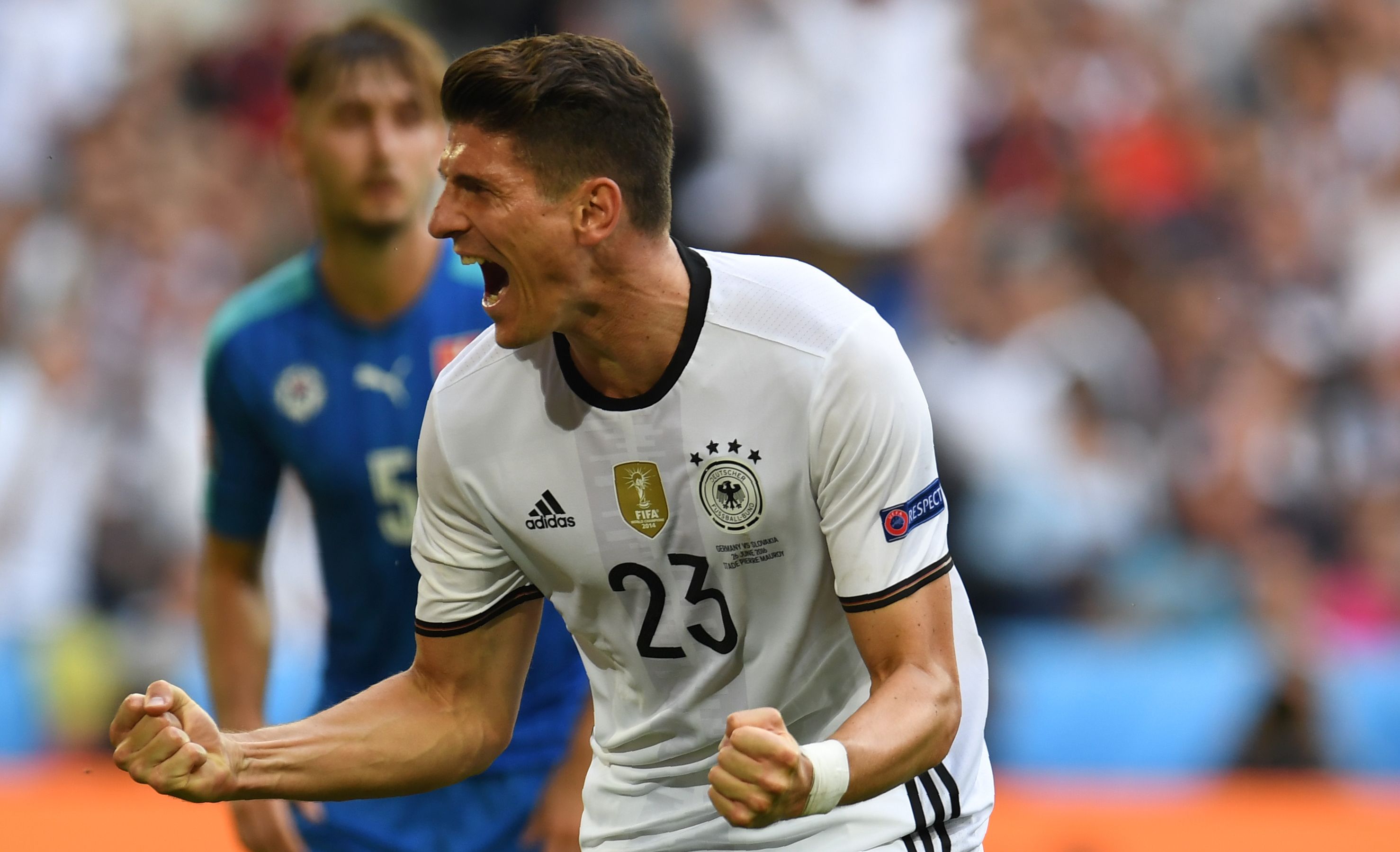 Euro 2016: Germany cruise into last eight with 3-0 Slovakia win