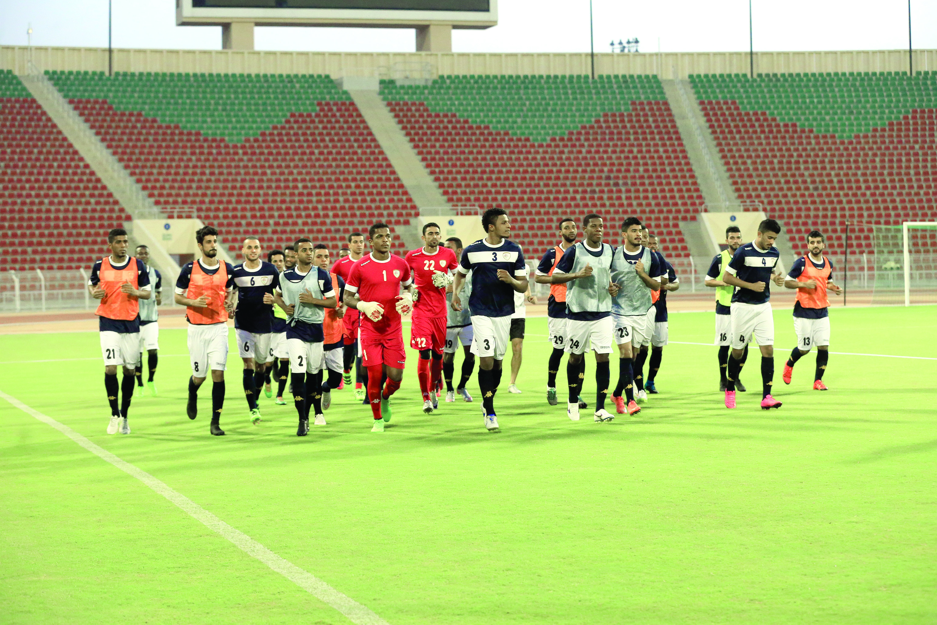 أجواء هادئة في معسكر المنتخب الوطـني وغياب الدرمكي مستمر