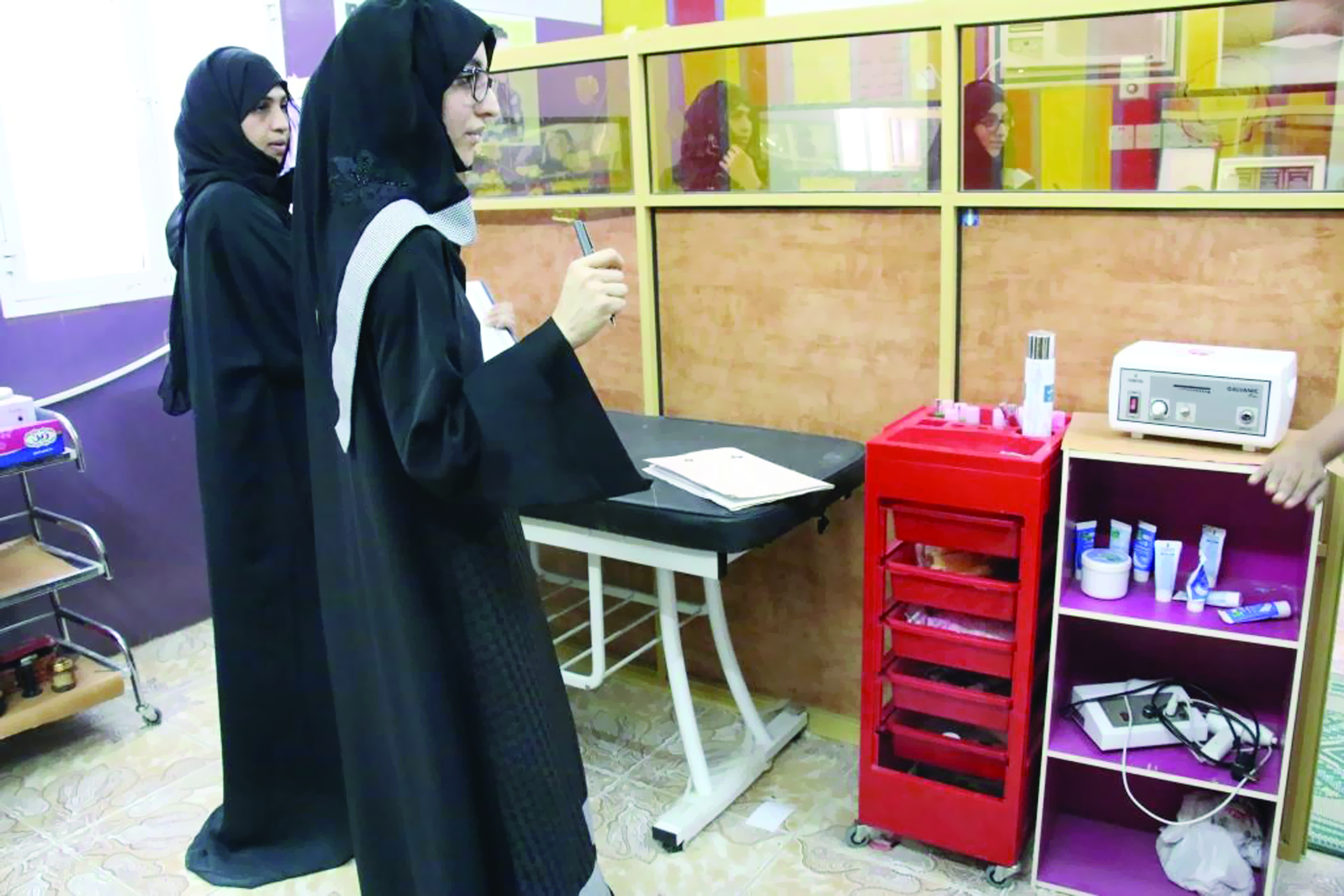 حملة تفتيش على محلات التجميل في لوى