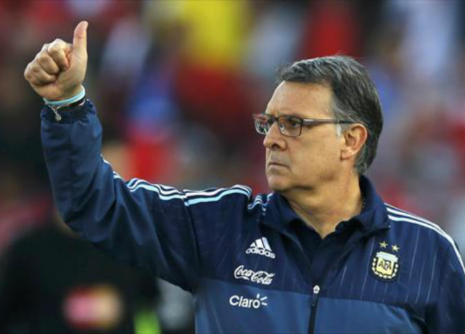مدرب الأرجنتين يشيد بمنتخب تشيلي ويعتبره الأفضل في التاريخ