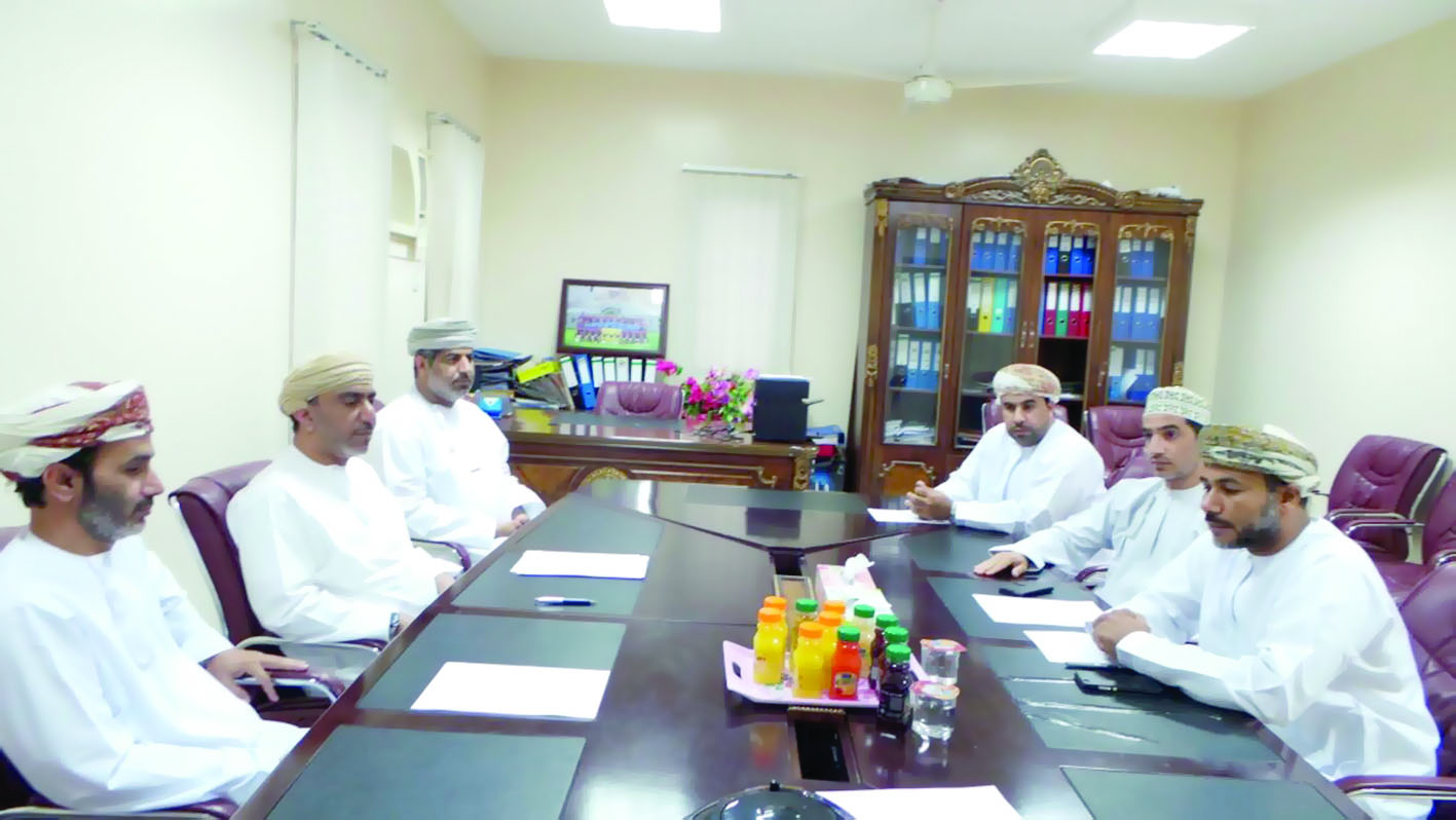 الوهيبي يلتقي بأندية محافظة جنوب الباطنة