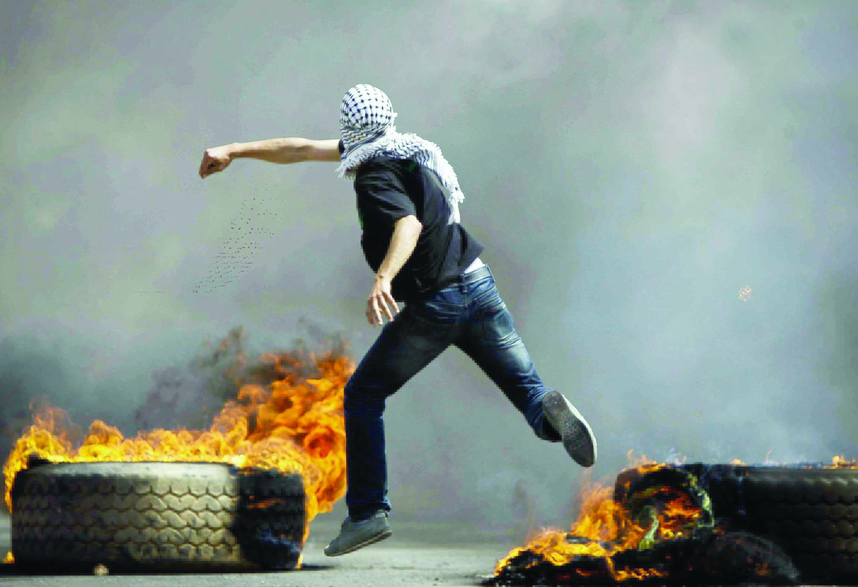 الفلسطينيون يؤيدون العودة لانتفاضة مسلحة