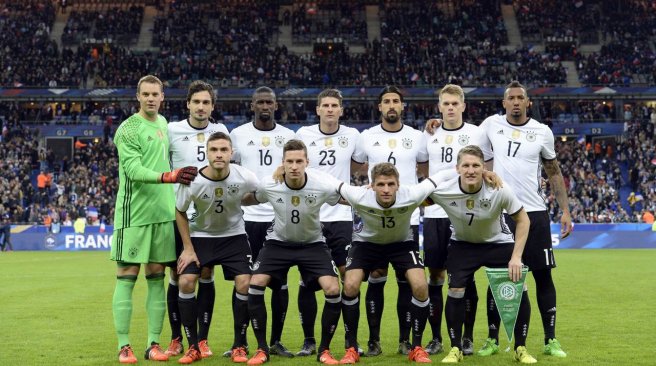 المشاكل الدفاعية تؤرق المانشافت قبل يورو 2016