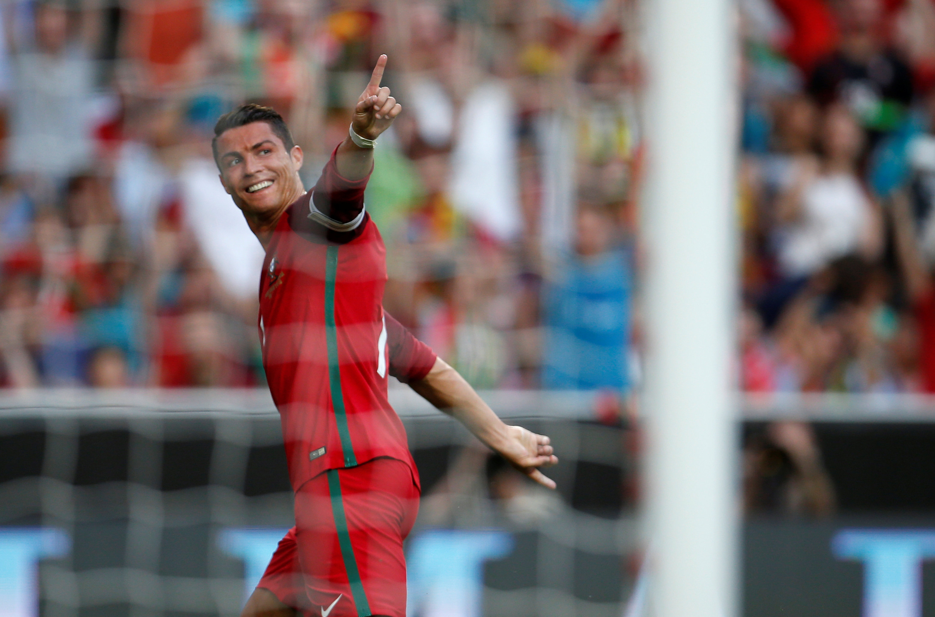 Football: Sparkling Quaresma upstages two-goal Ronaldo in Estonia rout