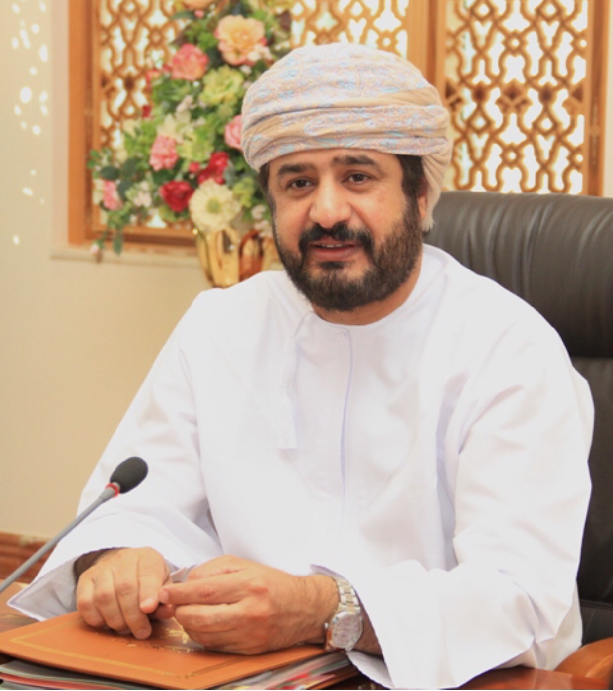 وزير الخدمة المدنية يصدر تعميما