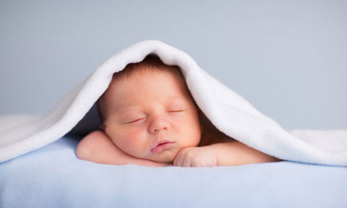 نوم الأطفال مبكرا يقلل من خطر اصابتهم بالسمنة / دراسة