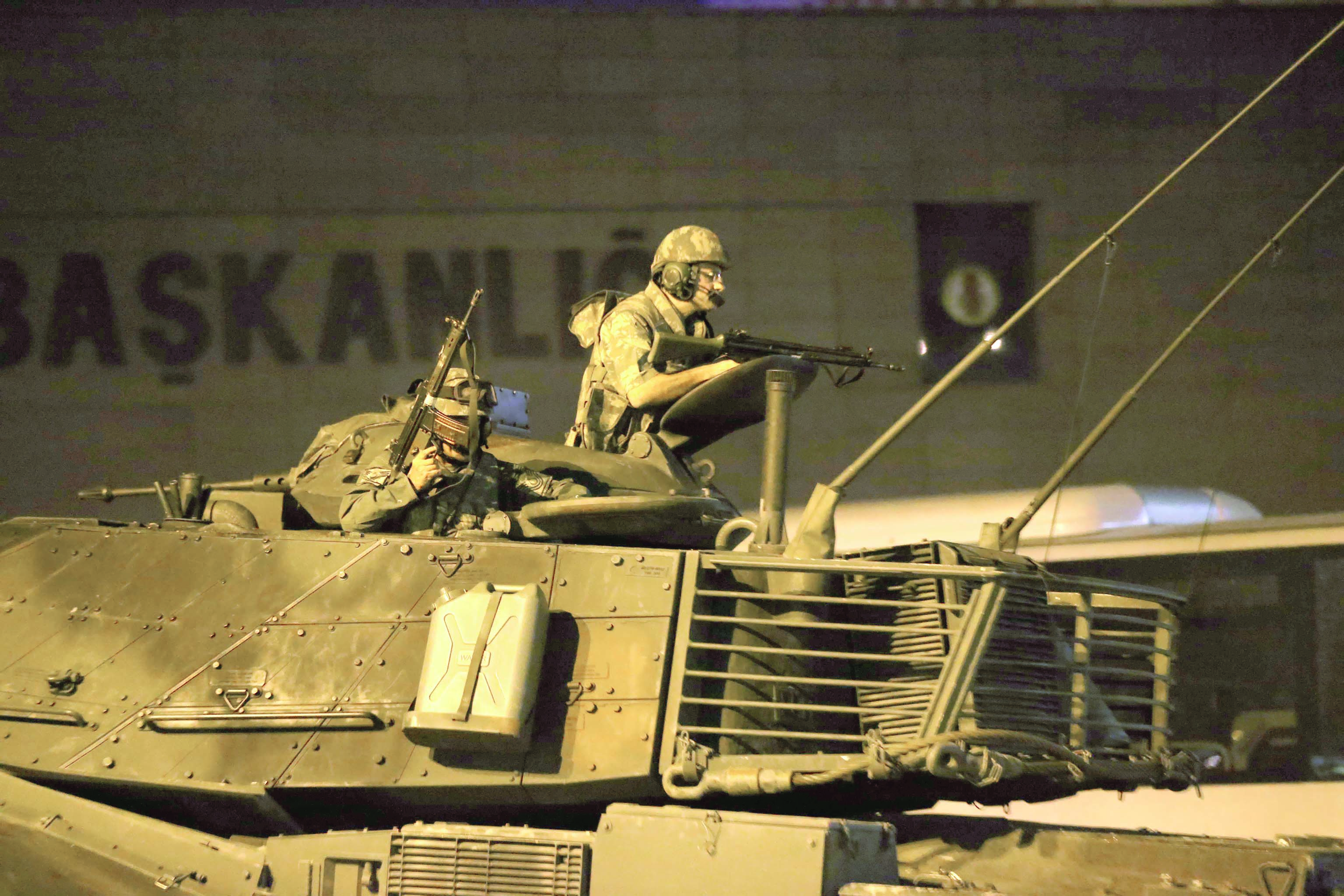 التسلسل الزمني لأبرز الأحداث في الانقلاب التركي الفاشل