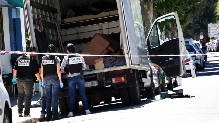 ملامح منفذ اعتداء نيس بدأت تتضح والحكومة ترد على الانتقادات