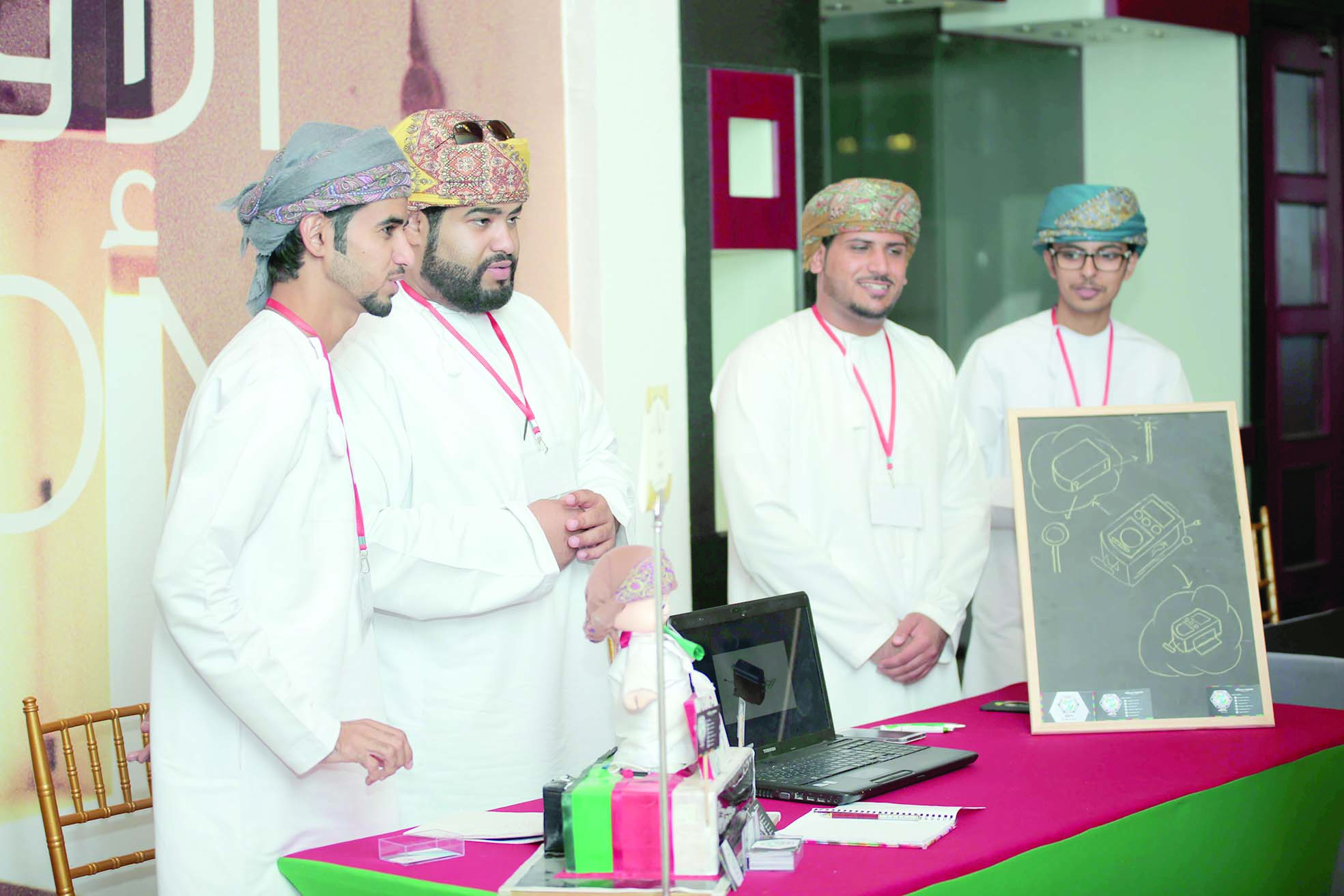شركات إنجاز عمان الطلابية تطرح مشاريع مبتكرة