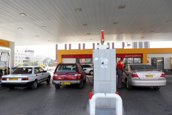 Sales at petrol pumps in Oman slowing in 2016