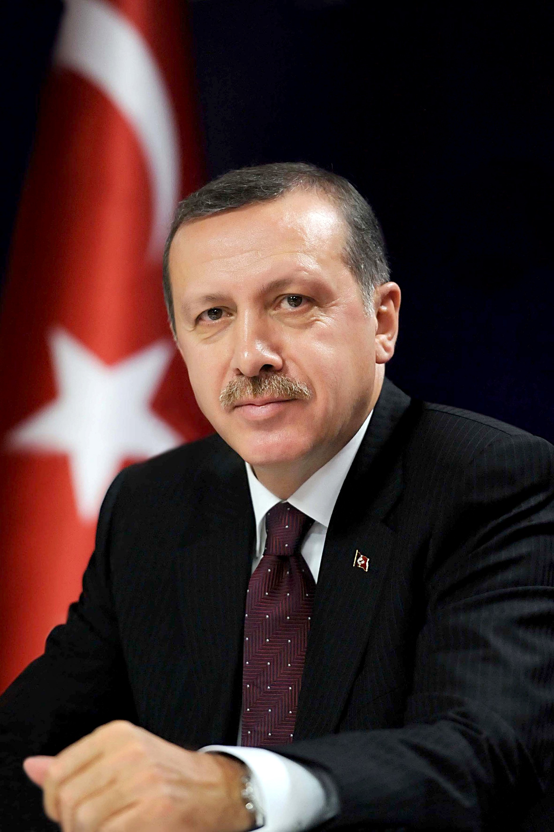 حملة التطهير في تركيا تمتد للخارج