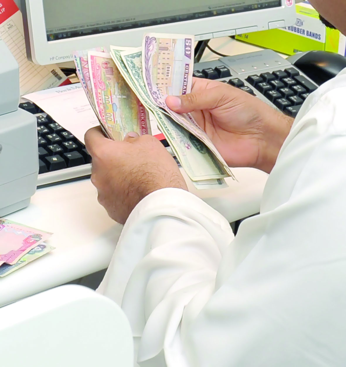 «الأسواق المفتوحة» الحل الأمثل لخفض تكاليف عمليات التحويل