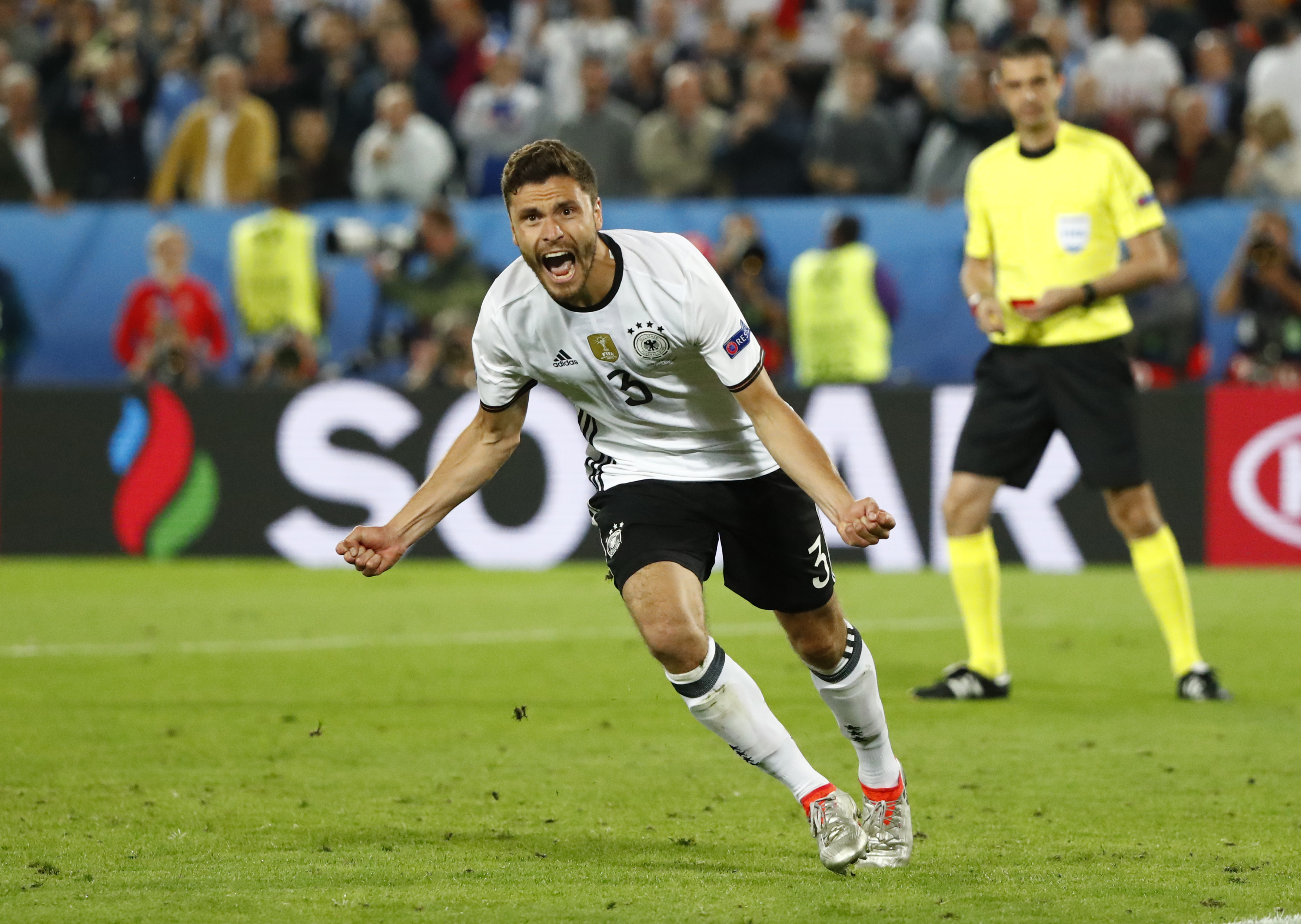 Euro 2016: Germany beat Italy in shootout to reach semis