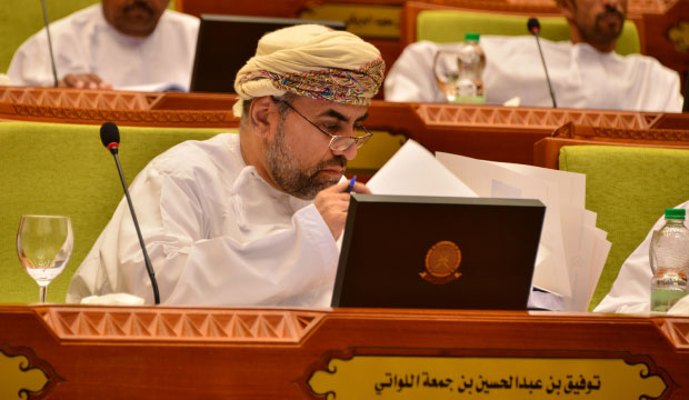 Head of committee on oil price effects in Oman resigns
