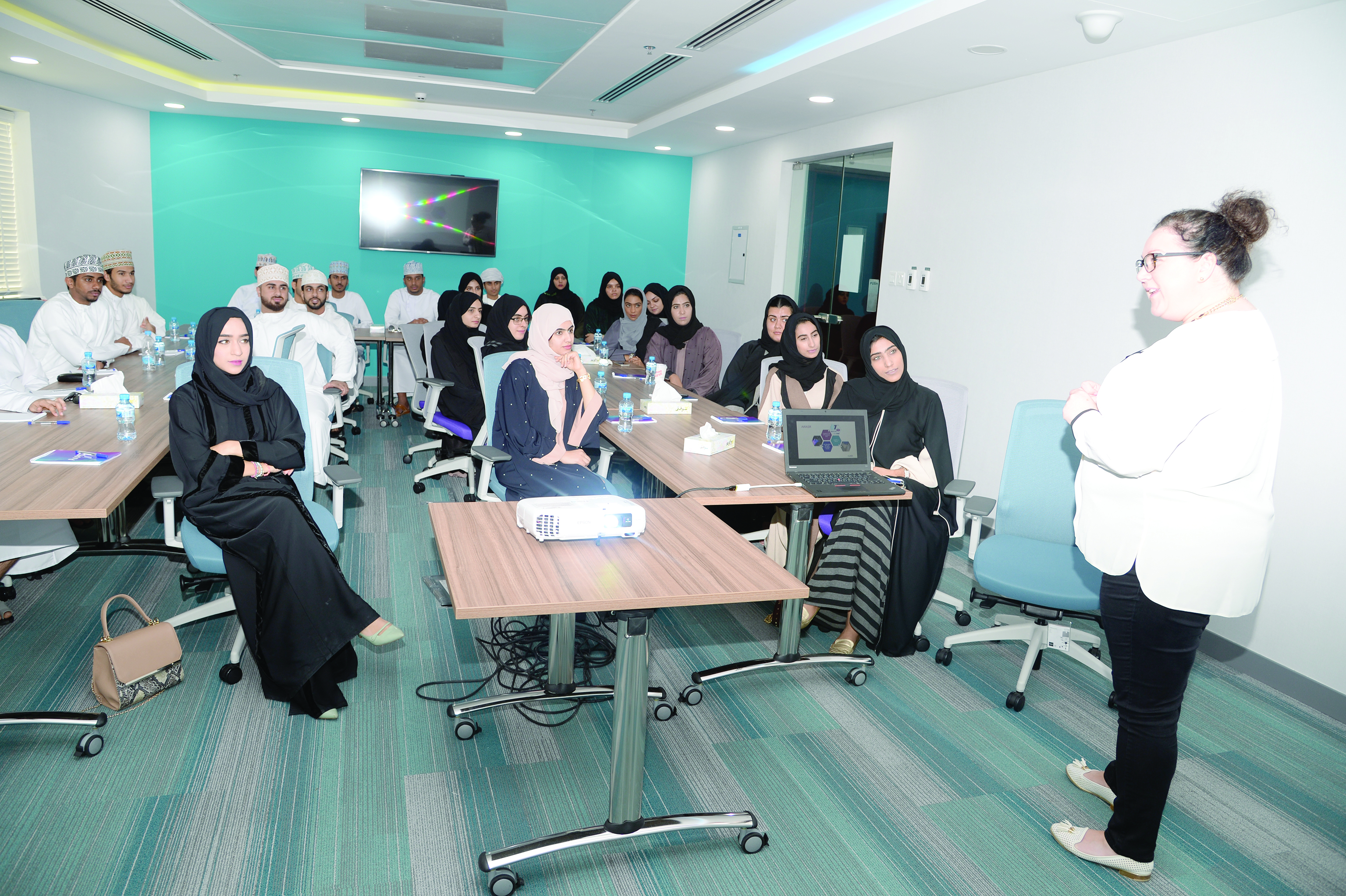 «أواصر» تختتم برنامجاً تدريبياً بجامعة السلطان قابوس
