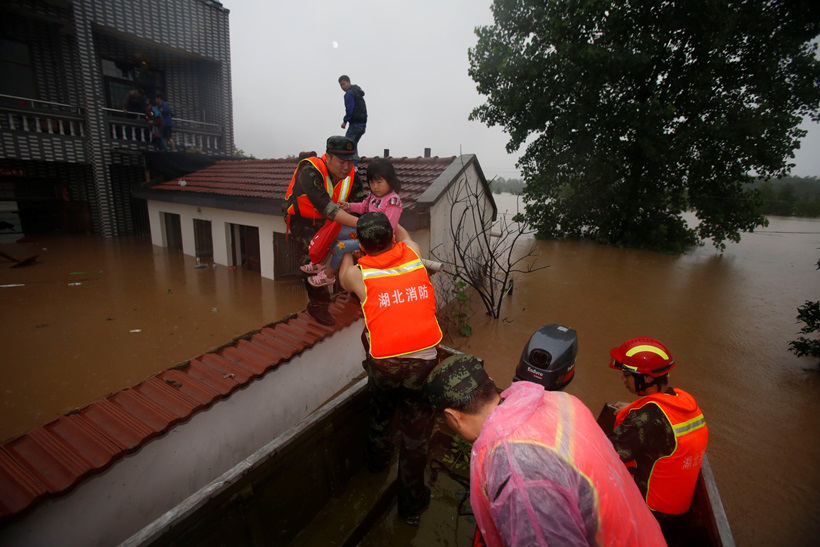 مقتل 186 شخصا وخسائر بحوالى 7,5 مليار دولار بسبب الفيضانات والأمطار بالصين