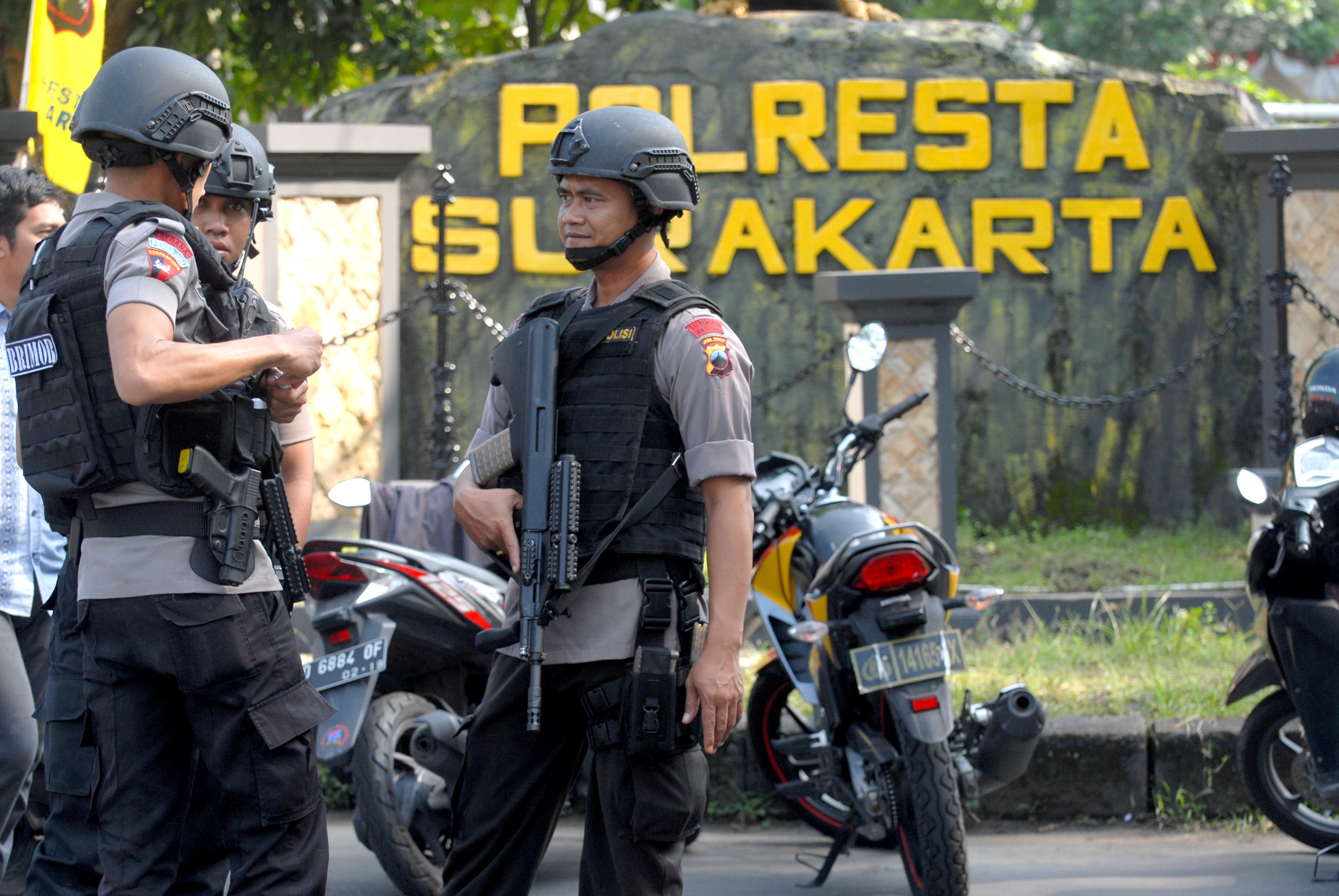 Suicide bomber attacks Indonesian police station, wounding one