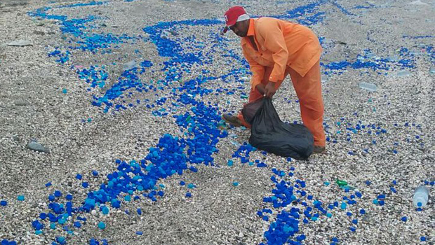Clean-up drive rids Oman coast of plastic trash