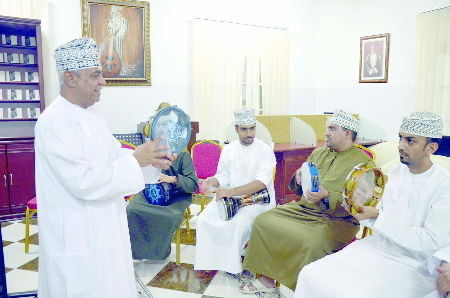 «هواة العود» تنظم حلقة «الإيقاعات العمانية والشرقية»