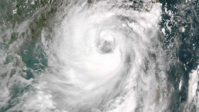 Chinese city of Guangzhou shuts down as it braces for Typhoon Nida