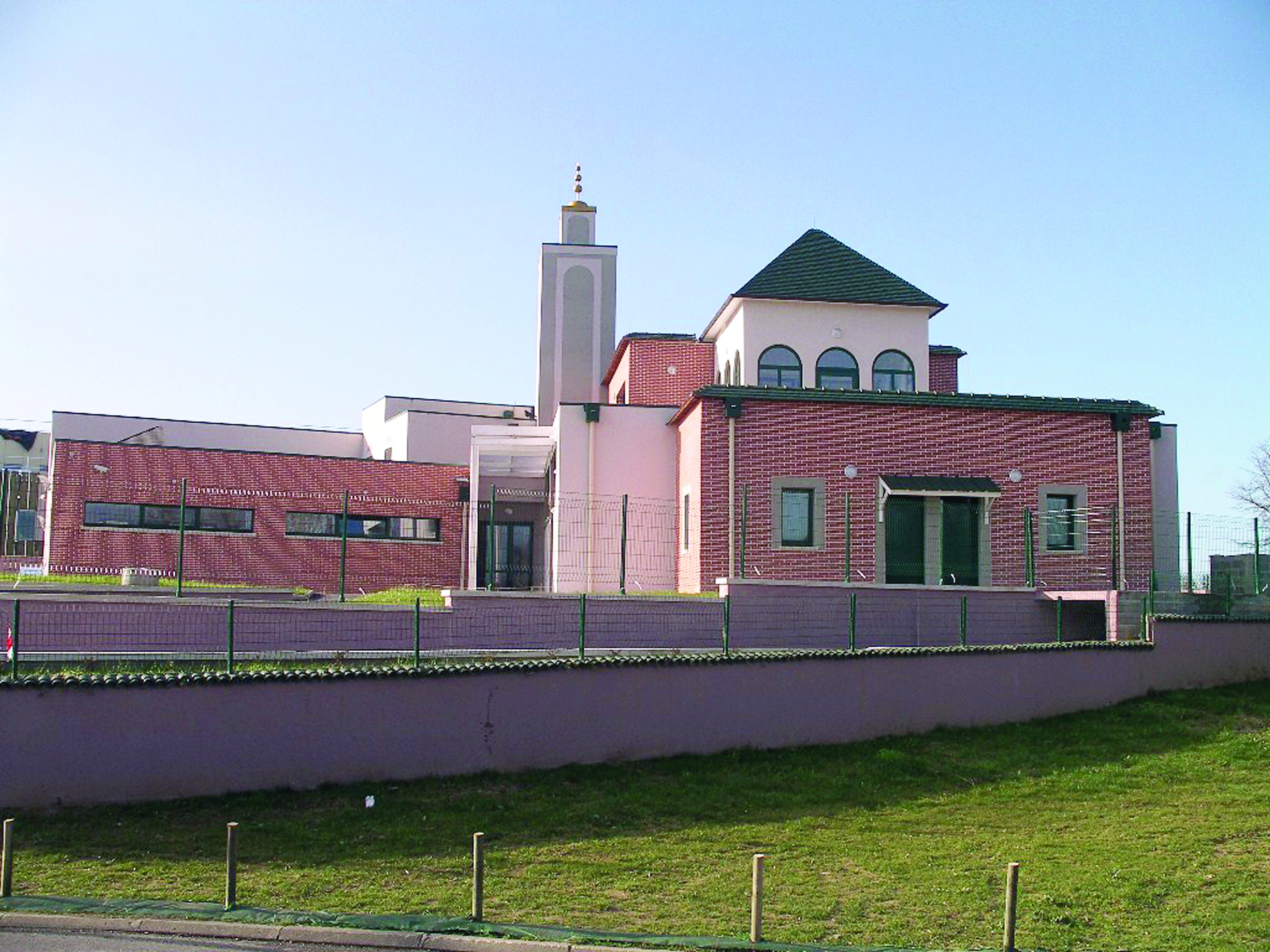 المساجد الفرنسيةتحف معمارية تتوزع في المدن والضواحي