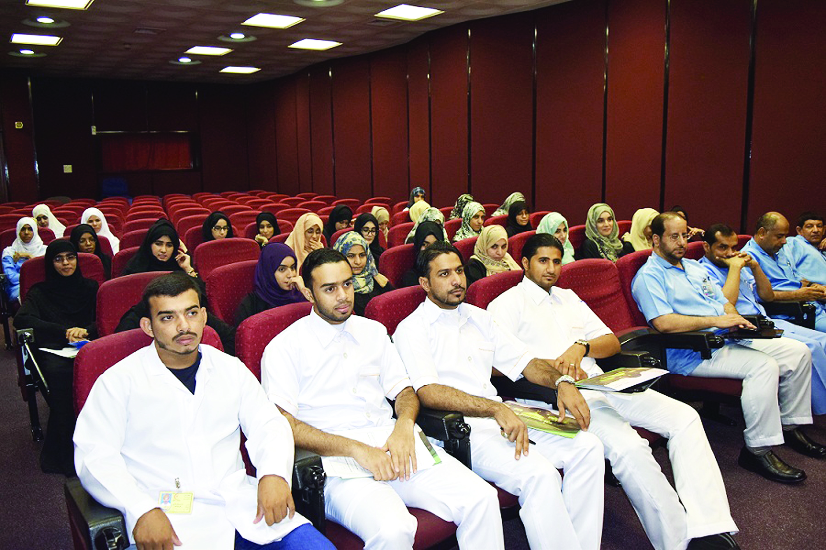 أسبوع تعريفـي للممرضين الجدد بمستشفى نزوى