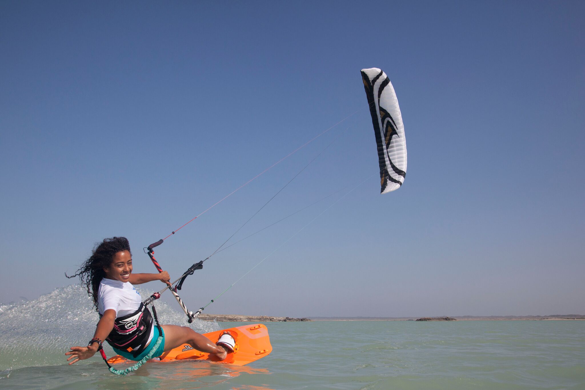 Try Kiteboarding in Muscat