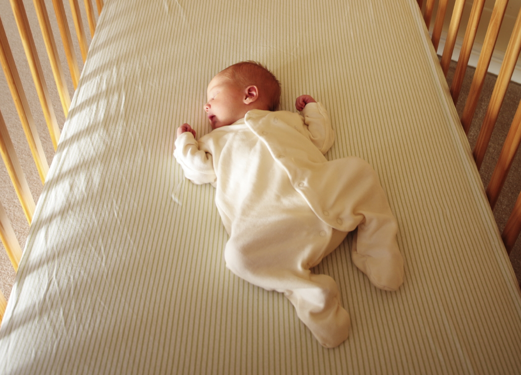 دراسة: نوم الرضع وخطر متلازمة الموت المفاجئ