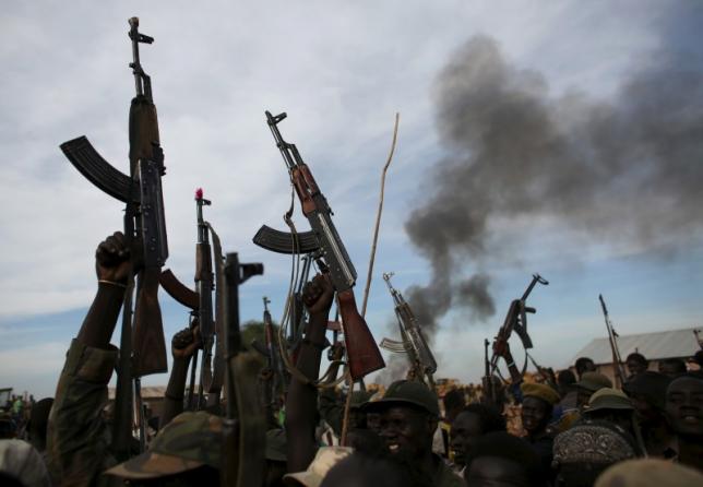 Tens of thousands flee South Sudan violence, say UN